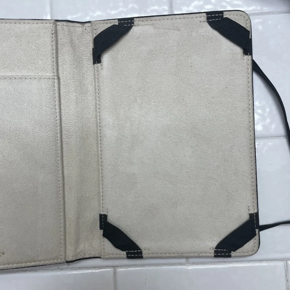 moleskine kindle cover and space for notepad color black